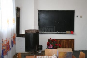 Angajații din învățământ cer dotarea școlilor cu materiale didactice și mijloace moderne de predare