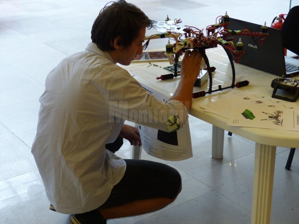Elevi din zece județe ale țării își prezintă proiectele de inventică la Universitatea din Suceava