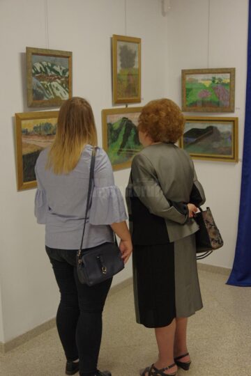 Expoziția de artă plastică semnată de Cela și Costin Neamțu, un regal de culoare, de echilibru, de spiritualitate