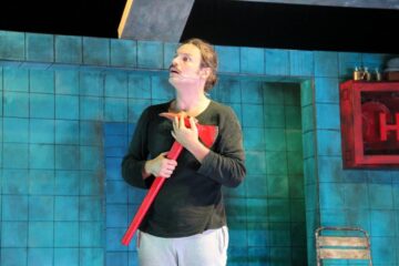 Spectacolele susținute de teatrul sucevean în fața publicului francez și român, la sediul ambasadei României la Paris