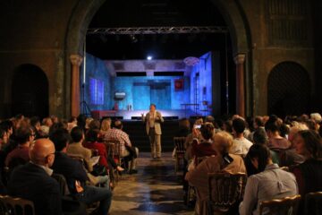 Spectacolele susținute de teatrul sucevean în fața publicului francez și român, la sediul ambasadei României la Paris