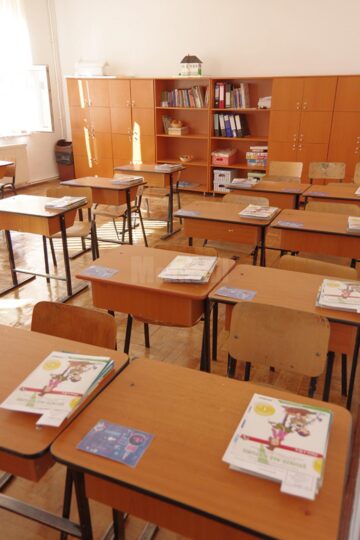 Clasele isi asteapta elevii
