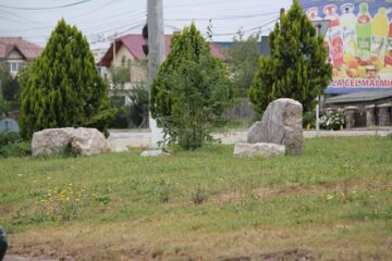 Domeniul public din fața unei case din Șcheia, teatru de război între proprietar și vecinii săi