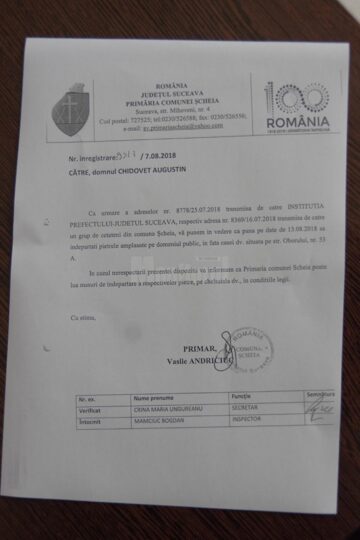 Domeniul public din fața unei case din Șcheia, teatru de război între proprietar și vecinii săi