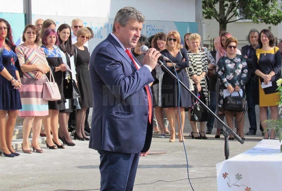 La deschiderea anului școlar, primarul Gheorghe Cătălin Coman i-a asigurat pe elevi și profesori de tot sprijinul administrației locale La deschiderea anului școlar, primarul Gheorghe Cătălin Coman i-a asigurat pe elevi și profesori de tot sprijinul administrației locale