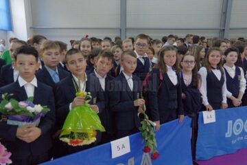 Zi importantă în peste 700 de școli din județ care și-au deschis ieri porțile