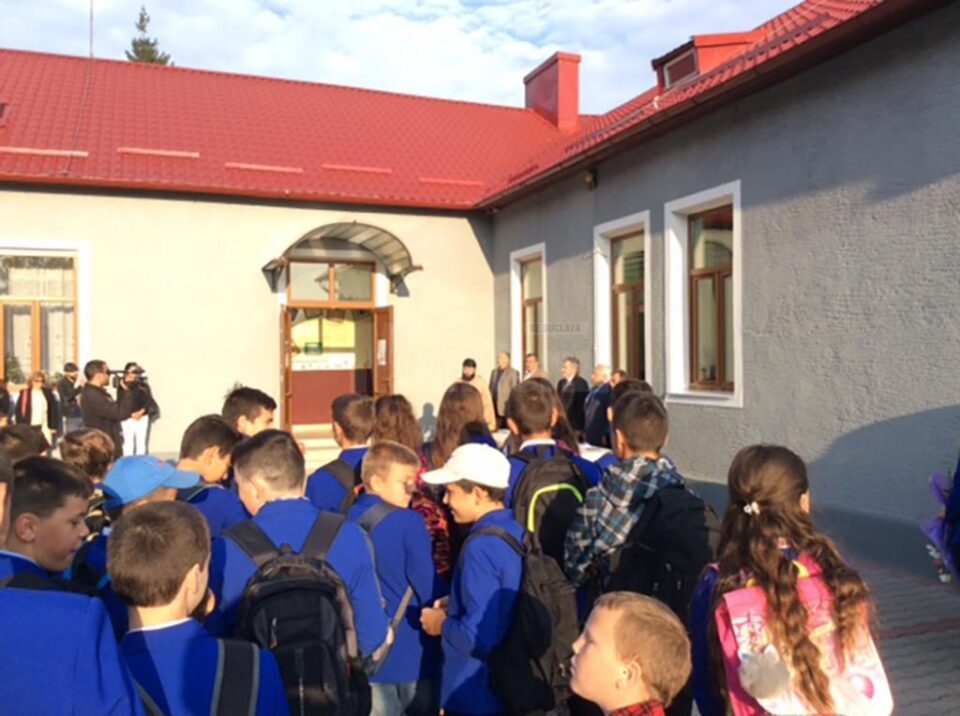 Primarul Nistor Tătar și viceprimarul Bogdan Loghin au inaugurat noul an de învățământ