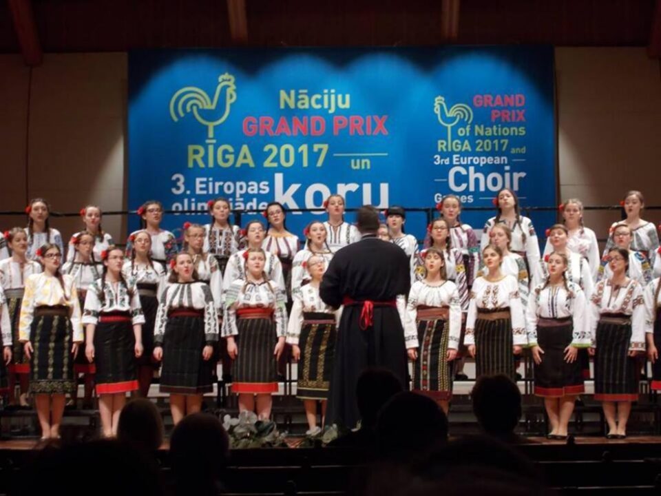 Corala de fete „Ciprian Porumbescu” a Colegiului Național „Ștefan cel Mare” Suceava Corala de fete „Ciprian Porumbescu” a Colegiului Național „Ștefan cel Mare” Suceava