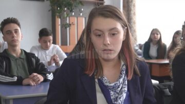 În loc de flori în prima zi de școală, o profesoară și-a rugat elevii să doneze banii în scop caritabil