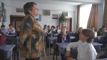 În loc de flori în prima zi de școală, o profesoară și-a rugat elevii să doneze banii în scop caritabil