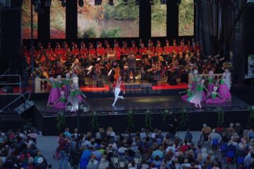 Peste 7.000 de oameni s-au bucurat două ore de magia muzicii clasice oferită cu profesionalism de artiștii Operei Naționale Române din Iași