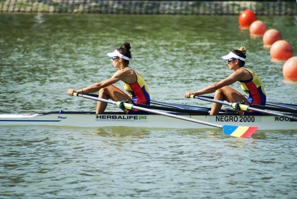 Geanina Beleaga si Ionela Cozmiuc s-au calificat in finalele de la dublu rame categorie usoara