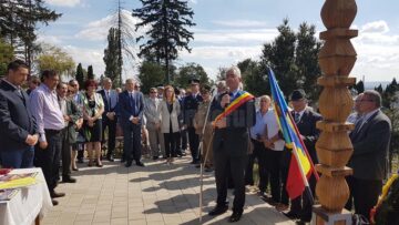 Autoritățile locale și județene au sprijinit cu toate mijloacele posibile frumoasa inițiativă, fiind prezente și la evenimentul de sfințire