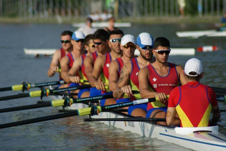 Barca Romaniei de 8+1