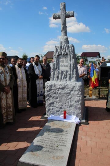 Cimitirul Eroilor și monumentul acestora, reabilitate și sfințite, de Ziua Crucii