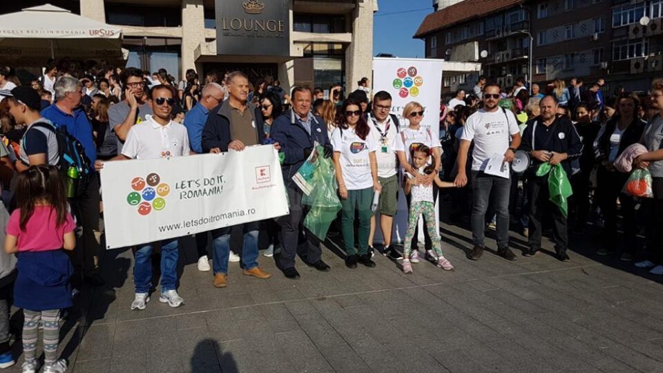 Gheorghe Flutur, alături de voluntari, în Ziua de Curățenie Națională