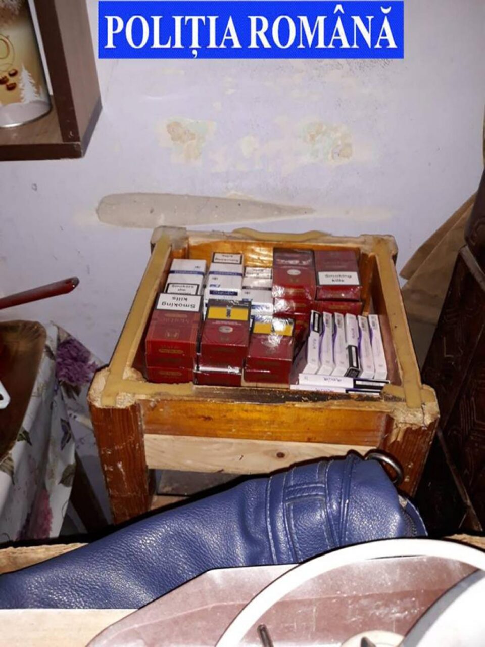 Zeci de societăți comerciale vând pe sub mână țigări de contrabandă