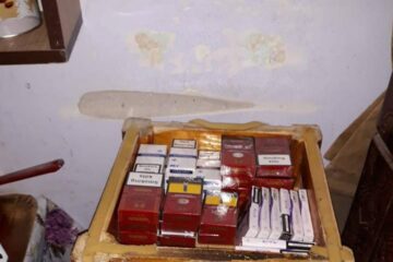Zeci de societăți comerciale vând pe sub mână țigări de contrabandă