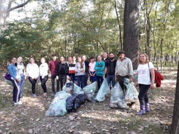 Peste 23.000 de saci de gunoi strânși în județ, sâmbătă, în cadrul campaniei „Let's do it, Romania!”