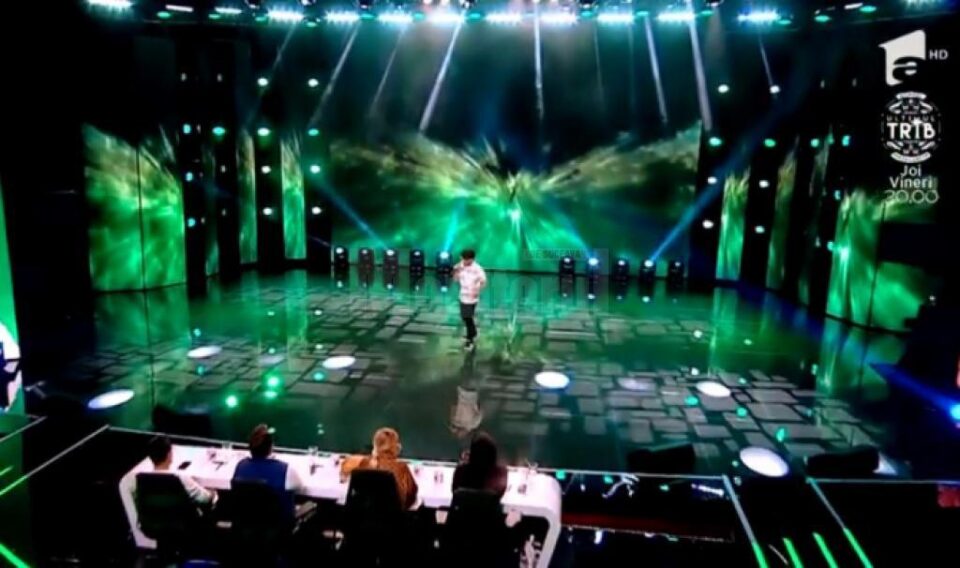 Dragoș Bucătariu, în vârstă de 17 ani, a impresionat juriul cu interpretarea melodiei “Way Down We Go”, de la Kaleo