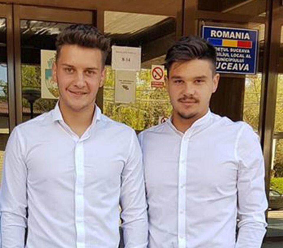 Frații Cosmin și Alex Buziuc vor fi adversari în duelul din șaisprezecimile Cupei României Frații Cosmin și Alex Buziuc vor fi adversari în duelul din șaisprezecimile Cupei României