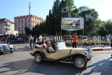 Festivalul Oktoberfest în Est, deschis cu o imensă paradă, muzică, distracție și bere