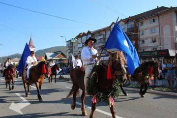 Festivalul Oktoberfest în Est, deschis cu o imensă paradă, muzică, distracție și bere