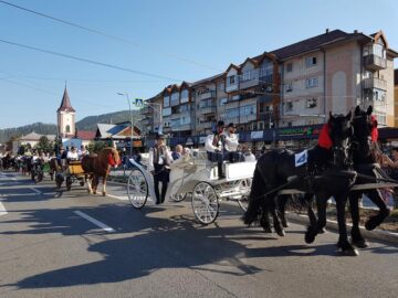 Festivalul Oktoberfest în Est, deschis cu o imensă paradă, muzică, distracție și bere