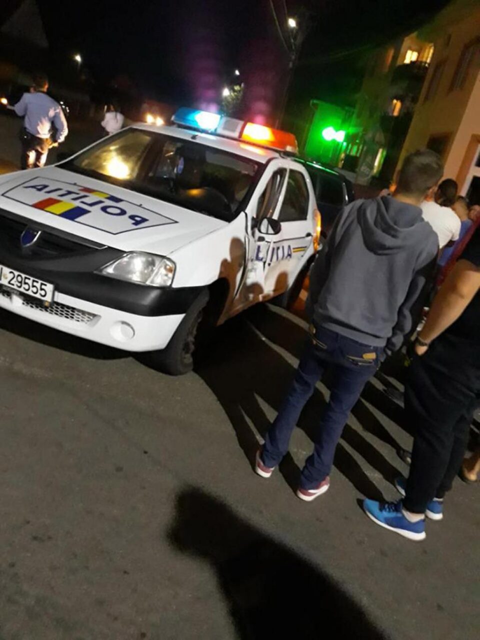 Loganul de serviciu avariat de polițist