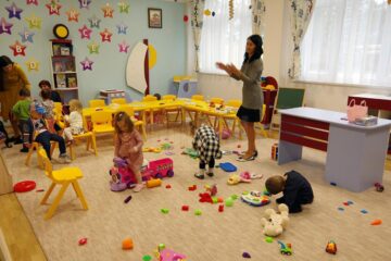 Casă nouă pentru elevii Școlii ”Sf. Ioan cel Nou de la Suceava”. Sediul unității a fost inaugurat și sfințit