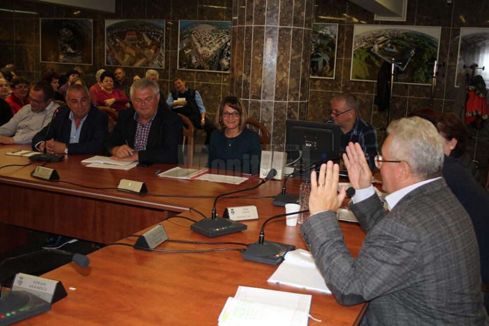 Ion Lungu a anunțat că va fi semnat contractul de salubrizare menajeră, cu Diasil, pentru 12 ani Ion Lungu a anunțat că va fi semnat contractul de salubrizare menajeră, cu Diasil, pentru 12 ani