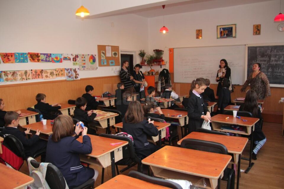 Înapoi acasă. În ultimul an au revenit 900 de elevi „stranieri”