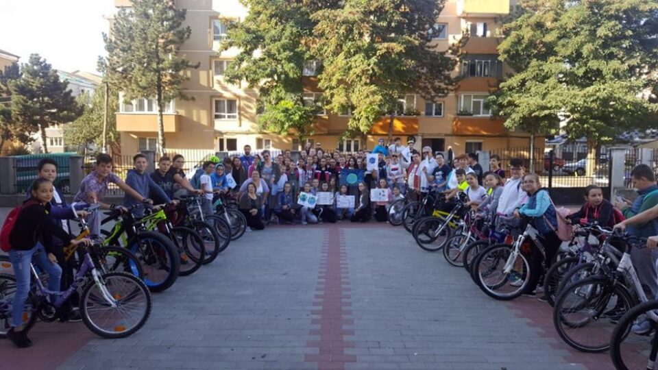Elevii Școlii Gimnaziale „Miron Costin” Suceava au participat la programul Săptămâna Europeană a Mobilității Elevii Școlii Gimnaziale „Miron Costin” Suceava au participat la programul Săptămâna Europeană a Mobilității