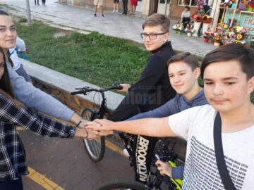 Elevii Școlii „Miron Costin” Suceava au promovat mijloacele de transport prietenoase cu mediul