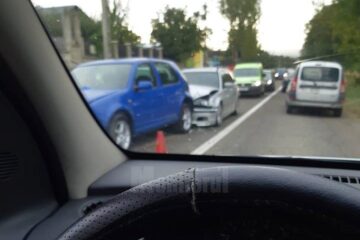 Accident cu 3 autoturisme implicate la Ipotesti