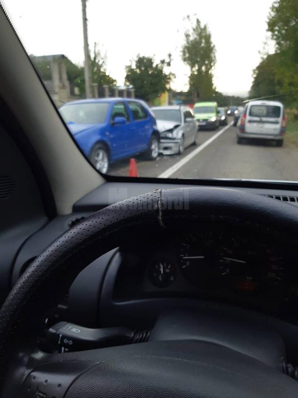 Accident cu 3 autoturisme implicate la Ipotesti
