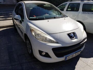 Haosul legitimațiilor de parcare gratuite face inutile parcările cu plată din Suceava