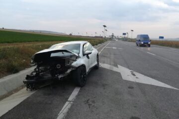 Proprietarul mașinii a făcut plângere că mașina i-a fost furată și avariată