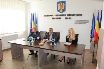 Mihăiță Negură (stânga), Florin Florea și Elena Erzilia Țîmpău