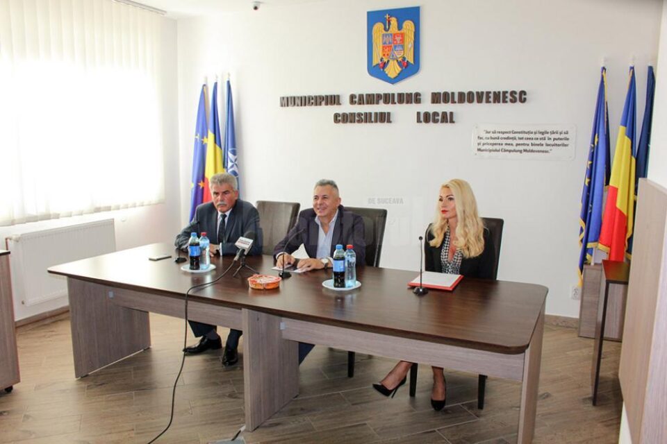 Mihăiță Negură (stânga), Florin Florea și Elena Erzilia Țîmpău