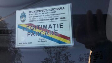 Haosul legitimațiilor de parcare gratuite face inutile parcările cu plată din Suceava