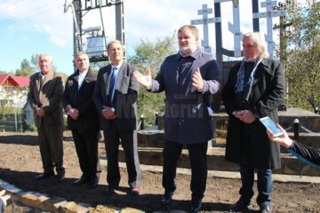 Oficialitățile prezente la sfințire