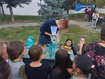 Elevi și studenți preocupați de știință au prezentat proiecte menite să ne facă viața mai ușoară