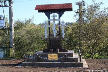 Troița dedicată eroilor din al Doilea Război de la Lipoveni