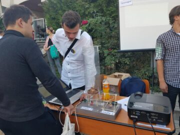Tineri entuziaști, inovații și experimente pentru toate vârstele, la „Noaptea cercetătorilor”