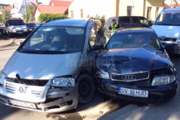 Două autoturisme s-au ciocnit violent lângă sediul Poliției de Frontieră