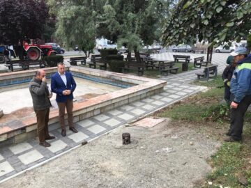 Lucrările de reabilitare a parcului de lângă Policlinică se apropie de final
