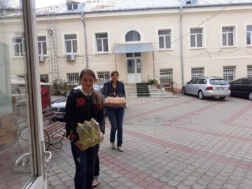 „Bunicii” de la Căminul Solca, sărbătoriți de Ziua Internațională a Persoanelor Vârstnice