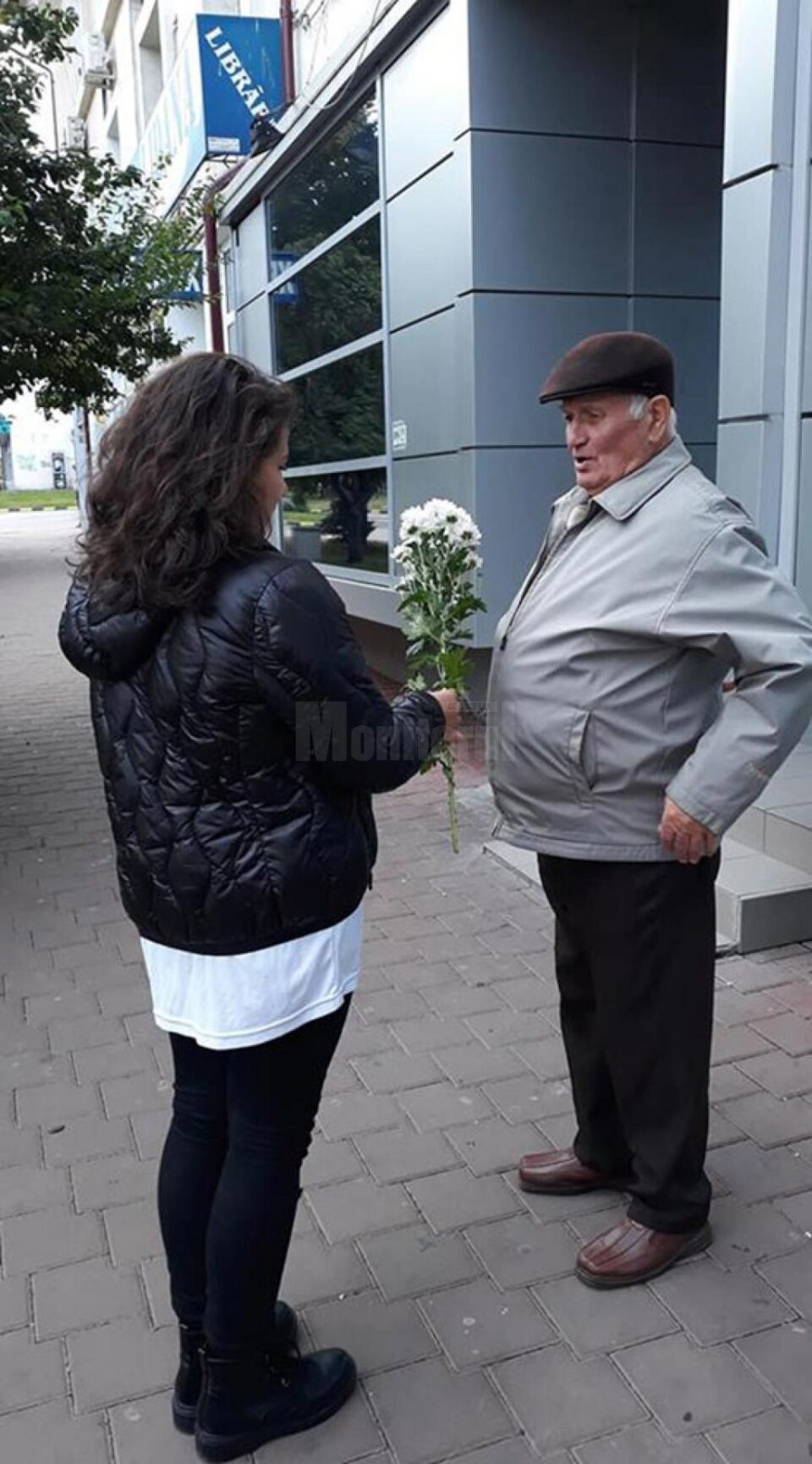 Gânduri bune și flori pentru suflet, pentru bătrânii din Suceava