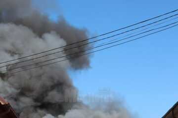 Incendiul izbucnit luni la amiază a fost foarte violent